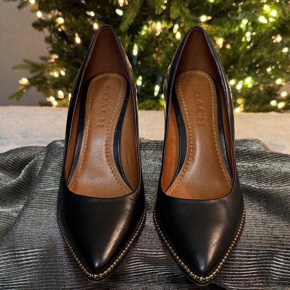 Coach Waverly Black Leather Gold Beaded Heels Size 6.5 - Picture 2 of 13
